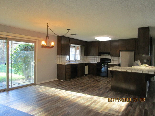 Photo - INCREDIBLE LOCATION!!! Quaint and Quiet an...