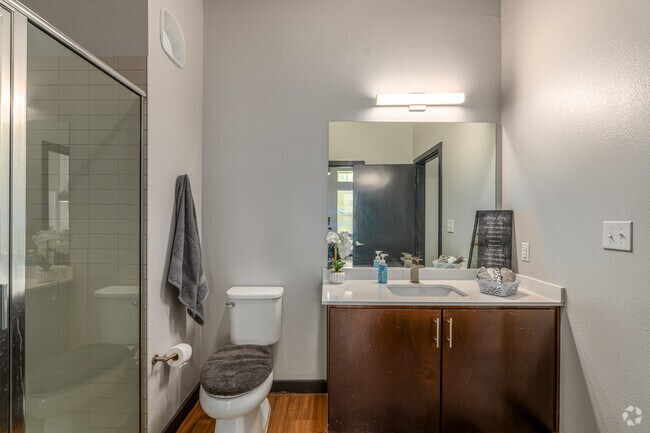 1BR, 1BA - 684SF - Bathroom