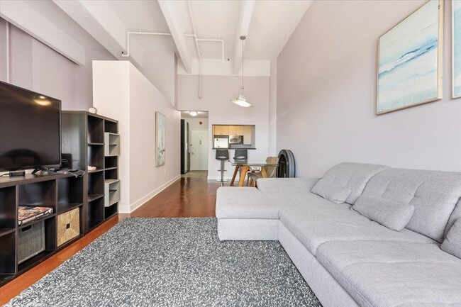 Building Photo - 1500 Washington St Unit 9T