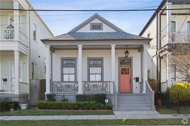 Building Photo - 125 Elmira Ave Rental