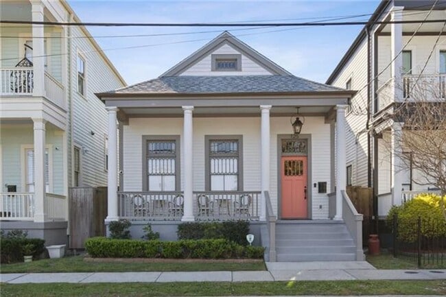 Photo - 125 Elmira Ave House