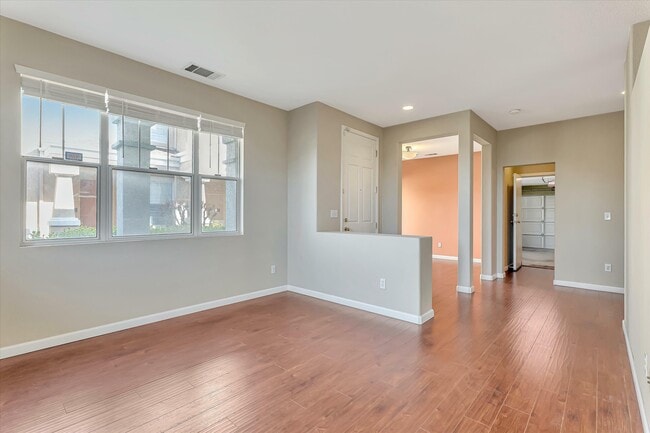 Photo - 929 Monarch Cir