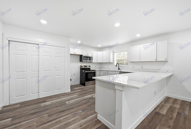 Photo - 5901 Farnsworth Ave