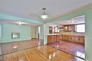 Photo - 2428 Maple St