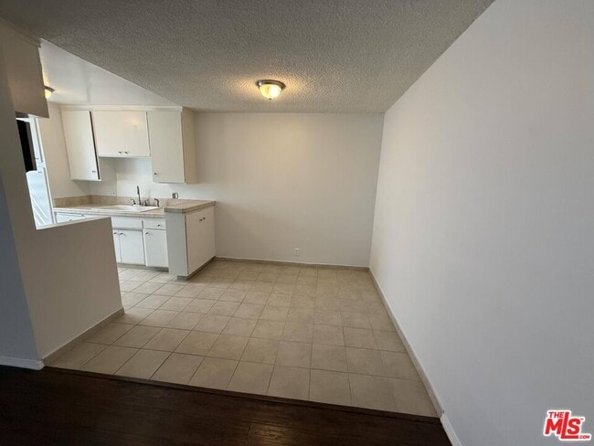 Photo - 515 N Alfred St Unit 208