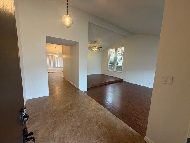 Photo - 4 Bedroom | 3 Bathroom | Home in Roseville