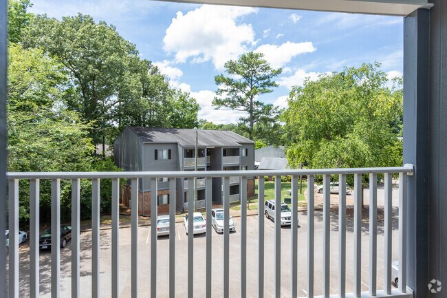 1BR, 1BA - 500SF- Balcony