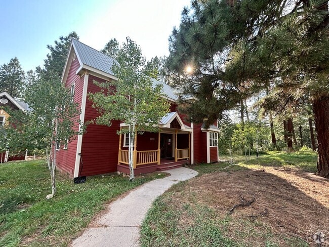 Building Photo - Beautiful Quiet Studio Apartment in Edgemont
