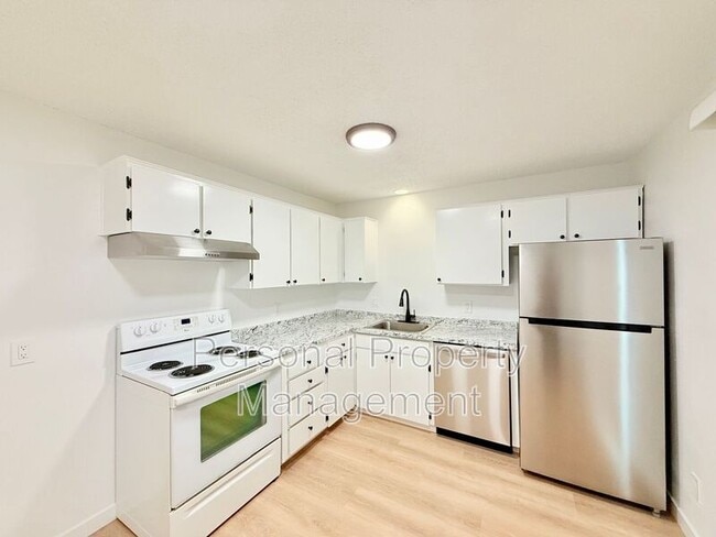 Building Photo - 7422 NE Hazel Dell Ave Unit 11