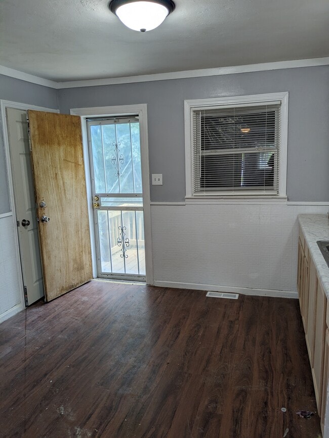 Photo - 3927 Jackson Ave