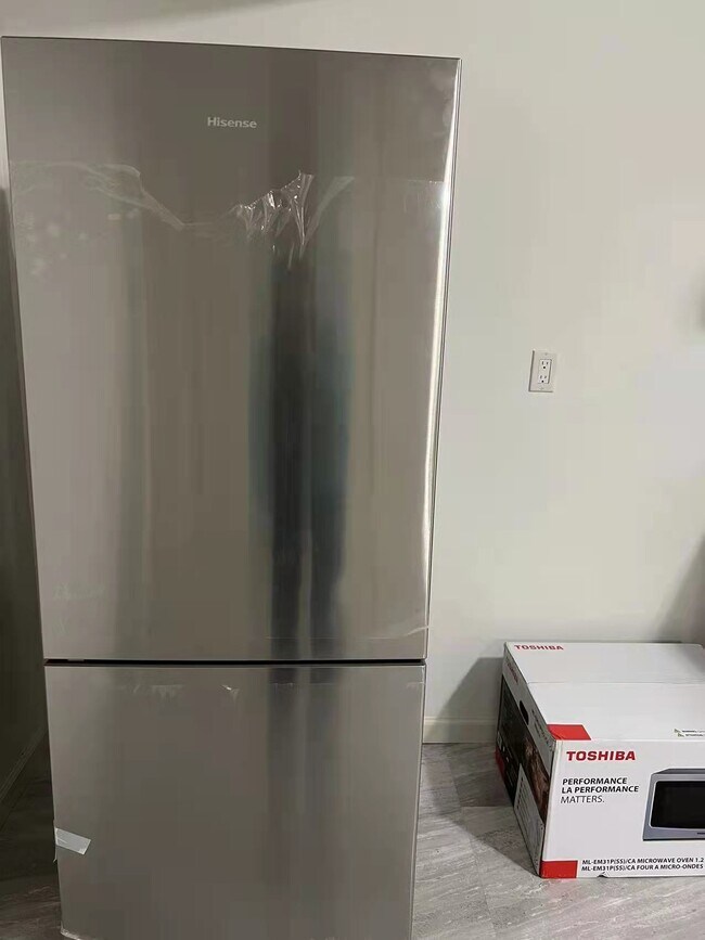 Photo - 13167 14A Av