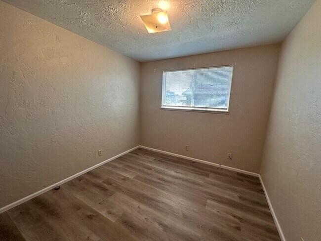 Photo - 520-522 N 38th Pl Unit 522