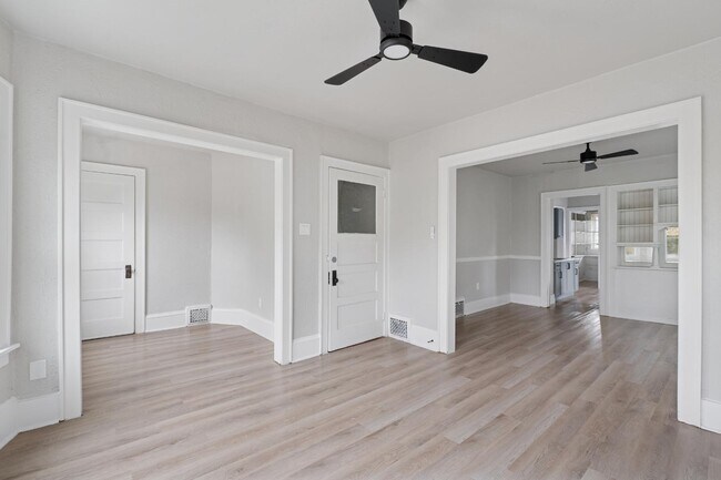 Photo - 3166 N 16th St