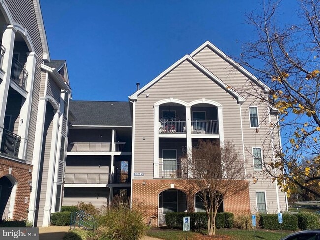 20445 Chesapeake Square Unit 300