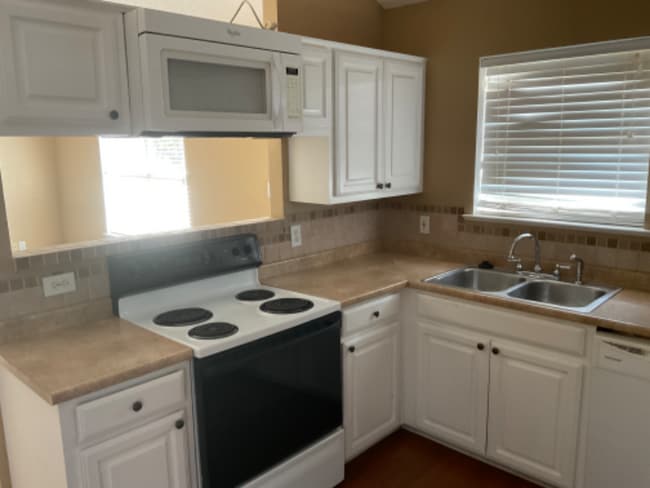 Photo - 5107 Untalan St