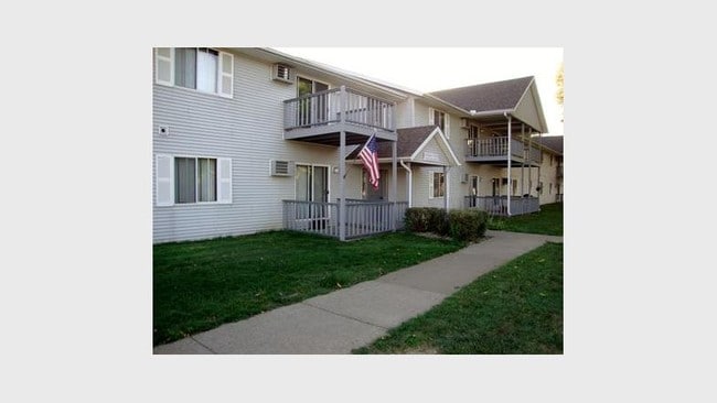 East Manor Apartments