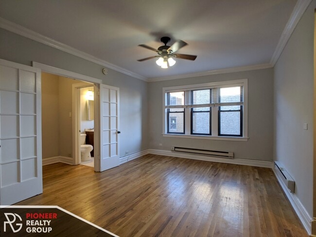 Building Photo - 4616 N Paulina St Rental