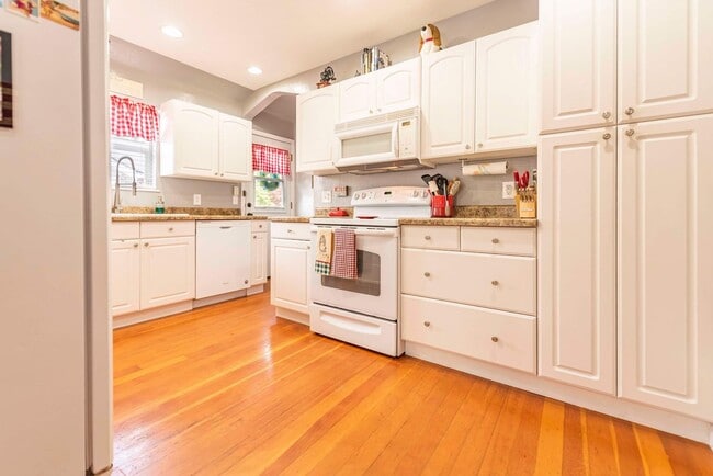 Photo - 3-Bedroom Bremerton Classic close to PSNS and Ferries