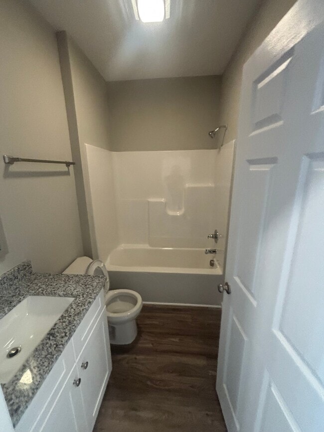 Photo - 146 Apache Ln