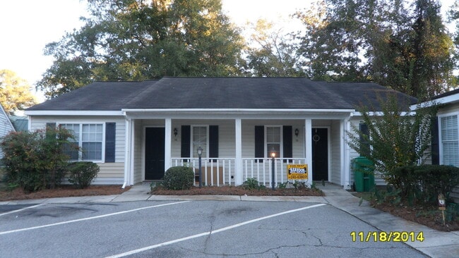 Building Photo - Sweetbriar Condos