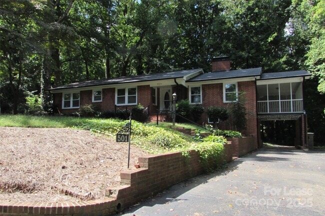 Building Photo - 501 Dunham Rd