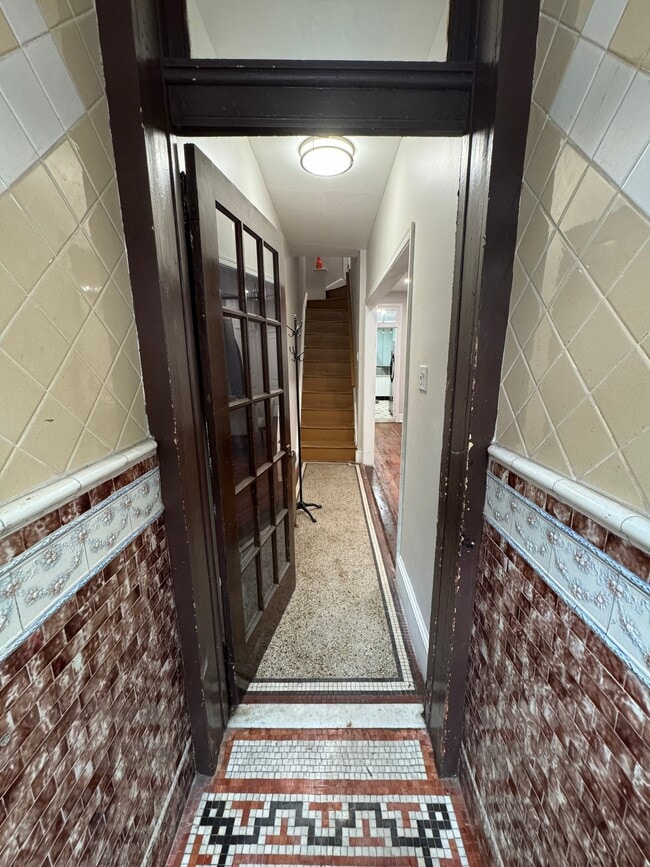 Photo - 2422 Brown St