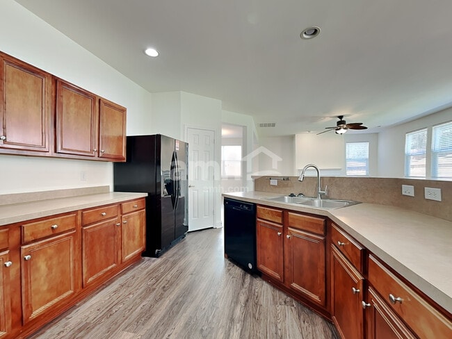 Photo - 35 Border Ave