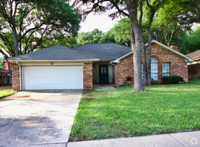 Building Photo - 320 Heneretta Dr Rental