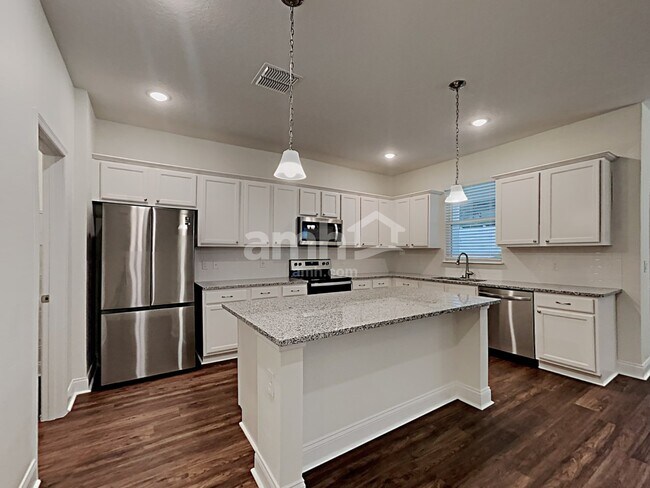 Photo - 716 Cyprus Ave