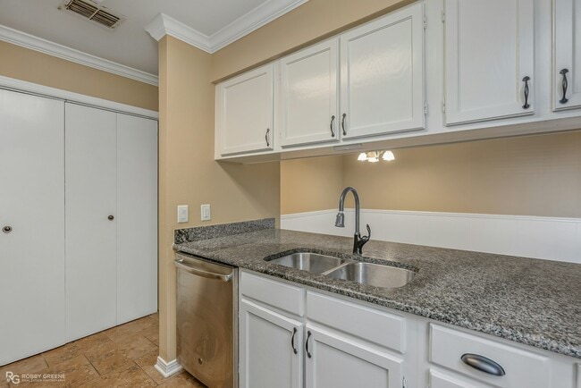 Photo - 10101 Saratoga Dr