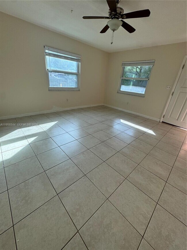 Photo - 2220 SW 46th Ct Unit 2