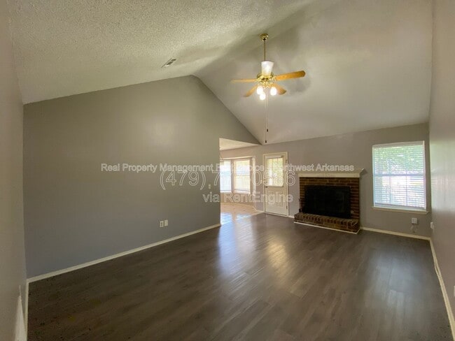 Photo - 3168 Shale St