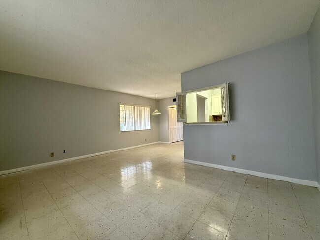 Photo - 165 Waltham G