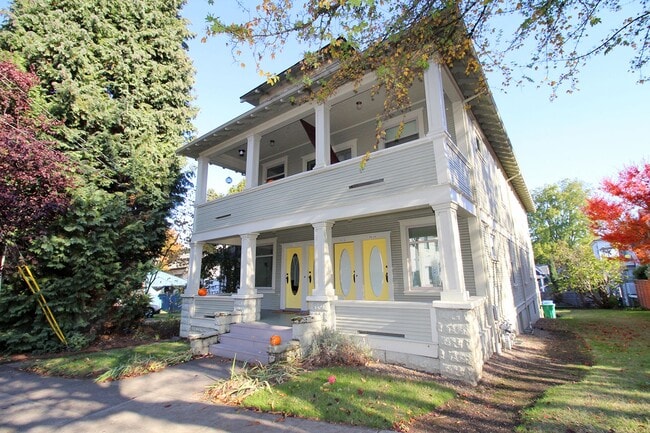 Building Photo - 3628-3634 SE Milwaukie Ave Rental