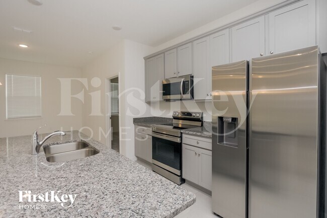 Photo - 344 Corbel Ln