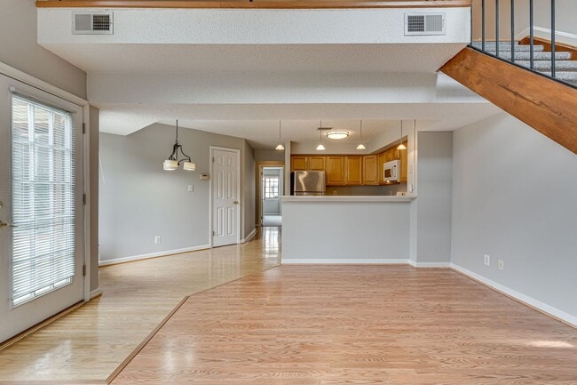 6015 Curtier Dr