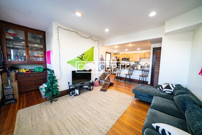 Building Photo - 170 St Alphonsus St Unit 2