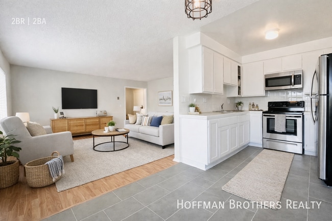 Building Photo - 1226 Larrabee St Unit 6