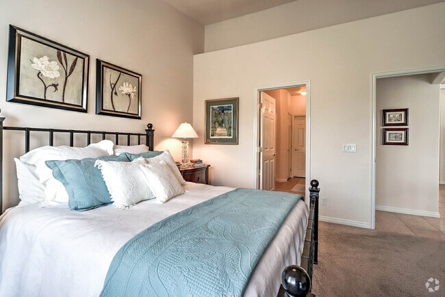 Building Photo - Fully Furnished Home. All utilities includ...