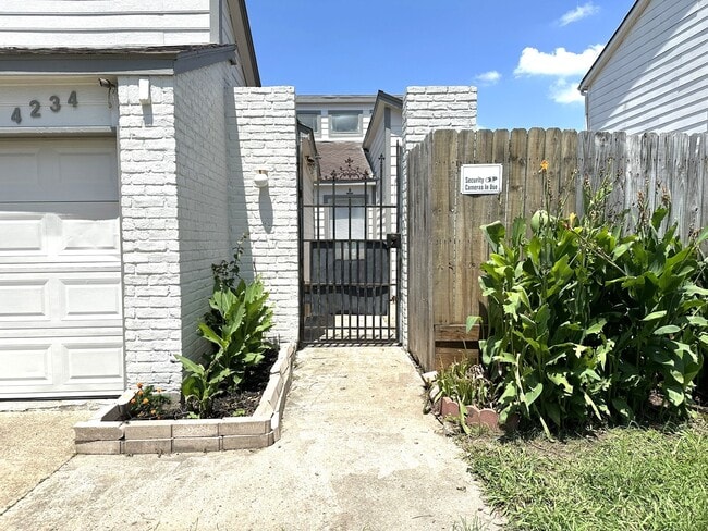 Photo - 4234 Willow Beach Dr