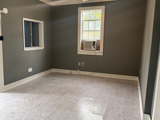 Photo - 1 bedroom, 1 bathroom Home Available in Broussard!