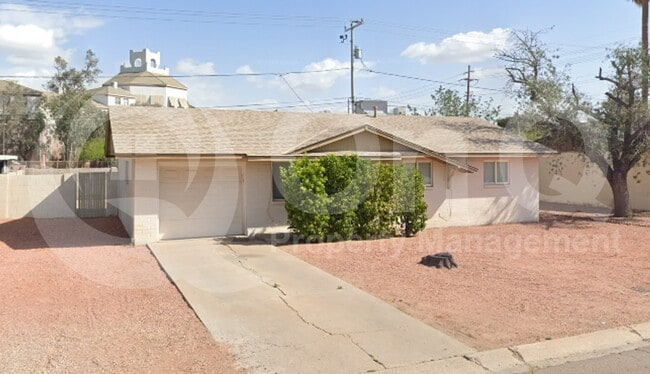 Building Photo - 726 E Vista Del Cerro Dr Rental