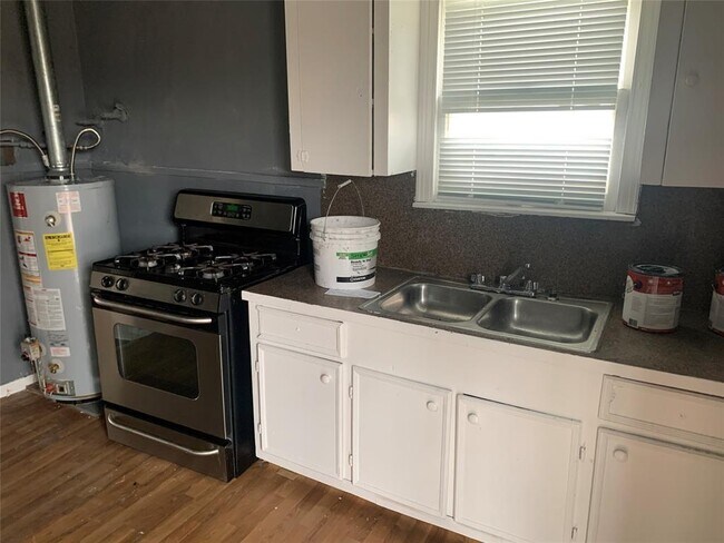 Photo - 2238 Hutton St