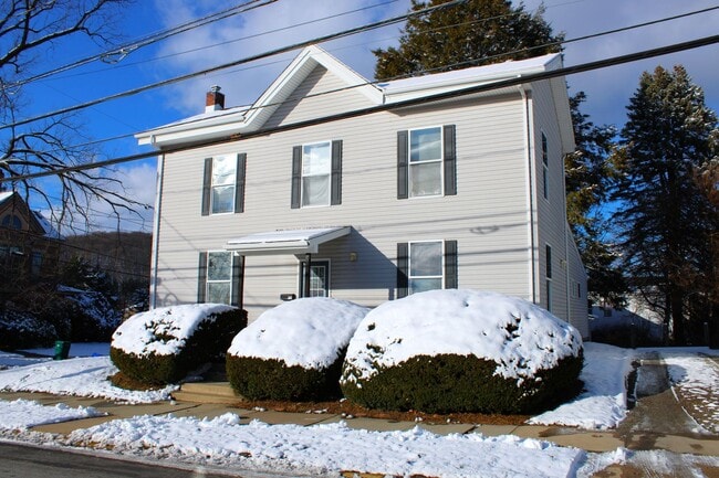 Building Photo - 975 Church St Unit 975 ADV - 975 ADV