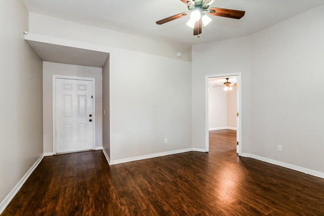 Photo - 205 Madalyn Ct