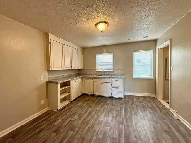 Photo - 713 S Oliver Ave