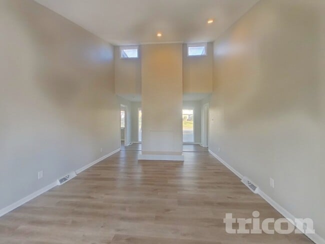 Photo - 911 Burtonwood Cir