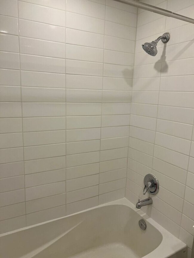 Photo - 1896 Rue Joliette Unit 1898