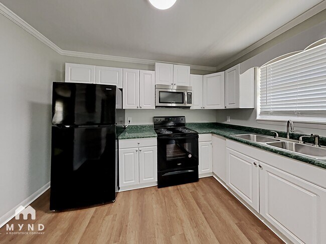 Photo - 808 Windover Pl