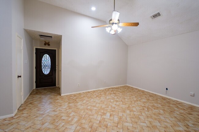 Photo - 7521 Brookleaf Dr